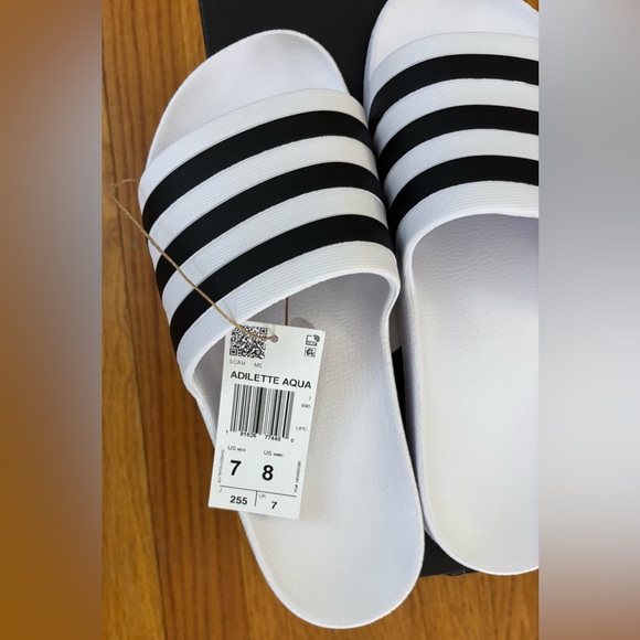 Adidas Adilette Slide Unisex Men’s 7-Women’s 8 White/Black Stripes Shoes New - Picture 4 of 6